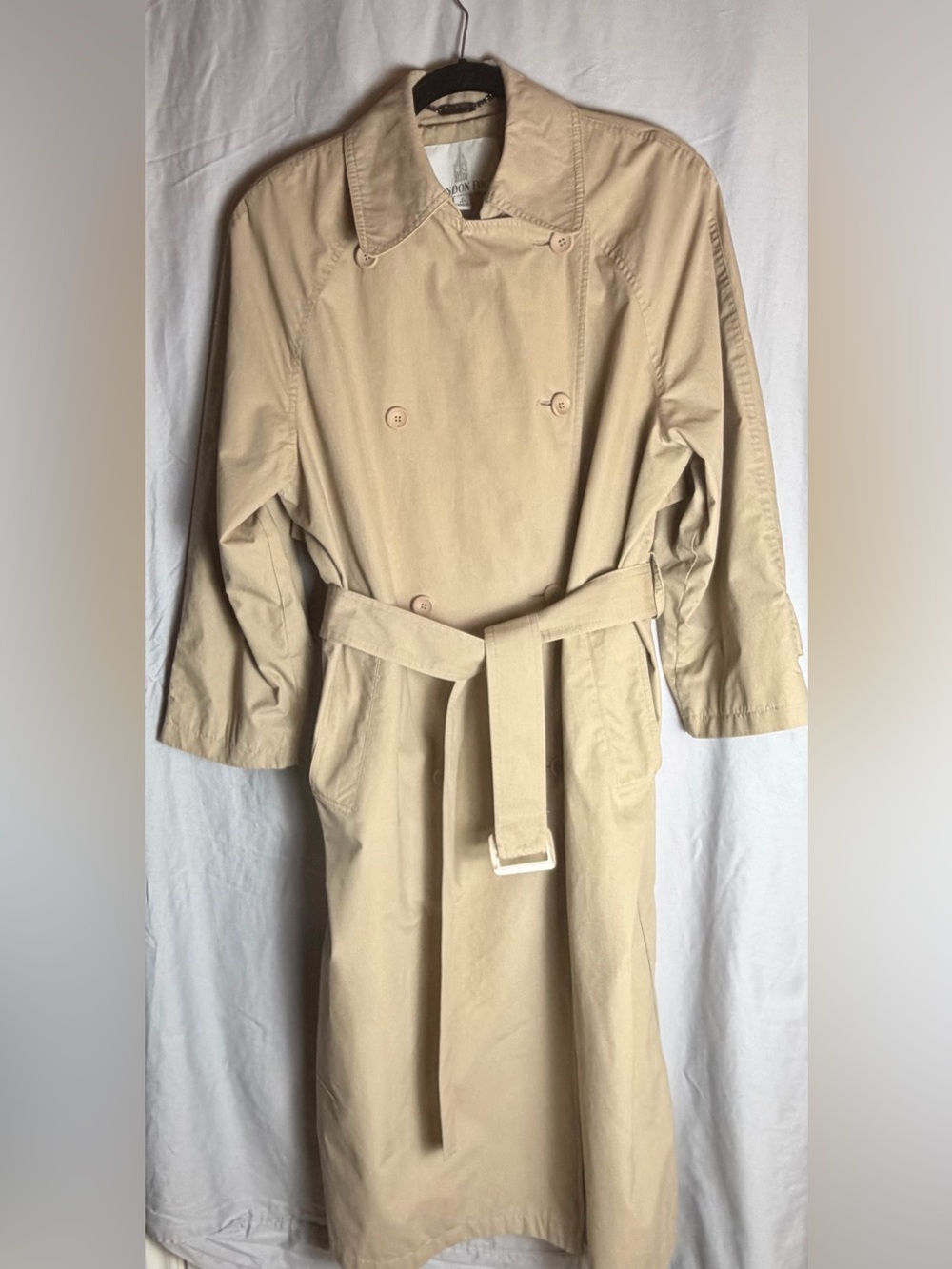 Classic Beige Trench Coat - Timeless Double-Breasted Style, Ladies Size 6 P